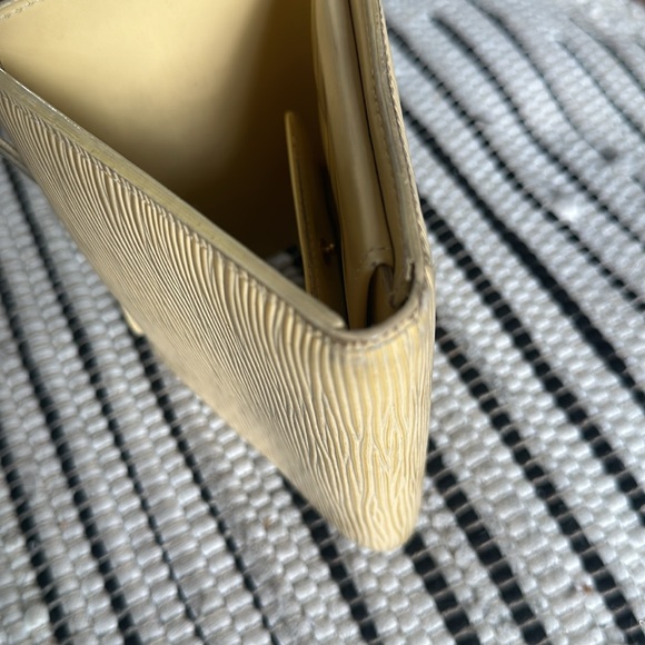 Louis Vuitton Wallet - Picture 11 of 16